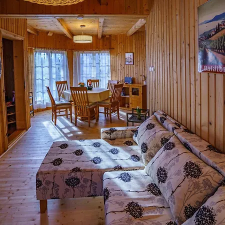 Zoeldfenyo Nyaralo, Tannengruen Holiday home *