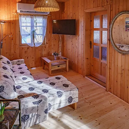 Zoeldfenyo Nyaralo, Tannengruen