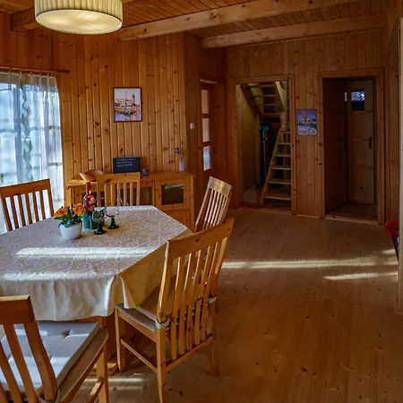 Zoeldfenyo Nyaralo, Tannengruen * Balatonkeresztur
