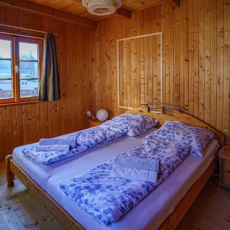 Holiday home Zoeldfenyo Nyaralo, Tannengruen Balatonkeresztur