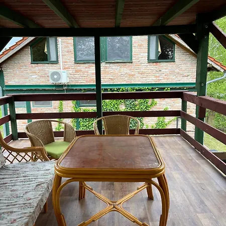 Zoeldfenyo Nyaralo, Tannengruen Holiday home *