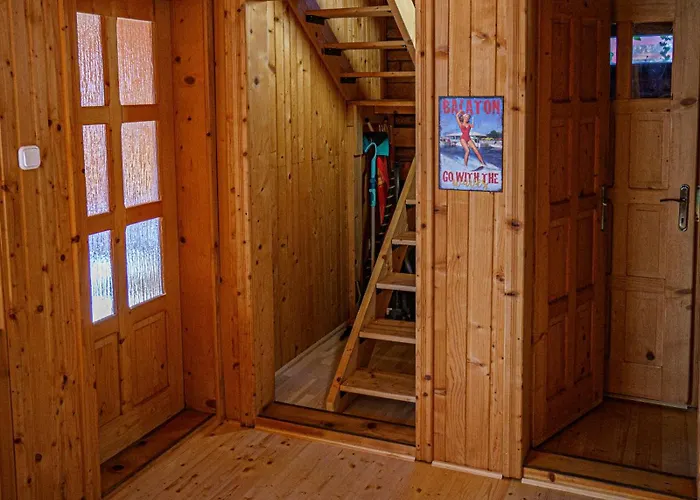 펜션 Zoeldfenyo Nyaralo, Tannengruen Balatonkeresztúr