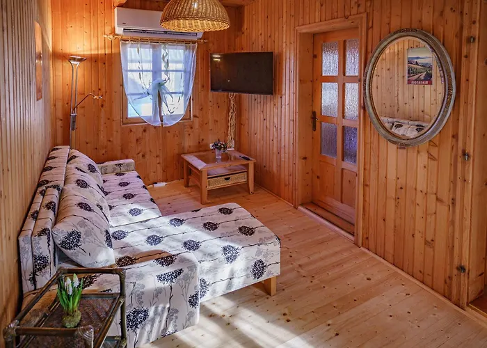 Zoeldfenyo Nyaralo, Tannengruen