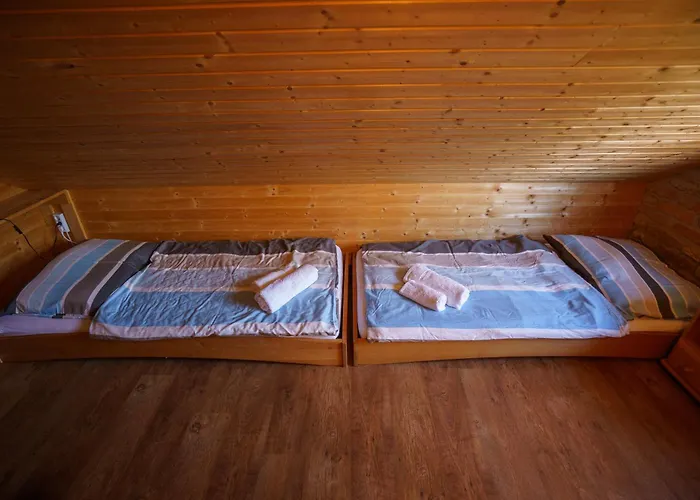 Zoeldfenyo Nyaralo, Tannengruen Balatonkeresztúr