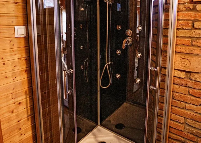 Zoeldfenyo Nyaralo, Tannengruen 펜션 Balatonkeresztúr