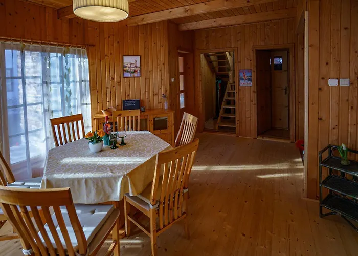 Zoeldfenyo Nyaralo, Tannengruen * Balatonkeresztúr