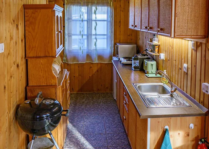 Zoeldfenyo Nyaralo, Tannengruen * Balatonkeresztúr