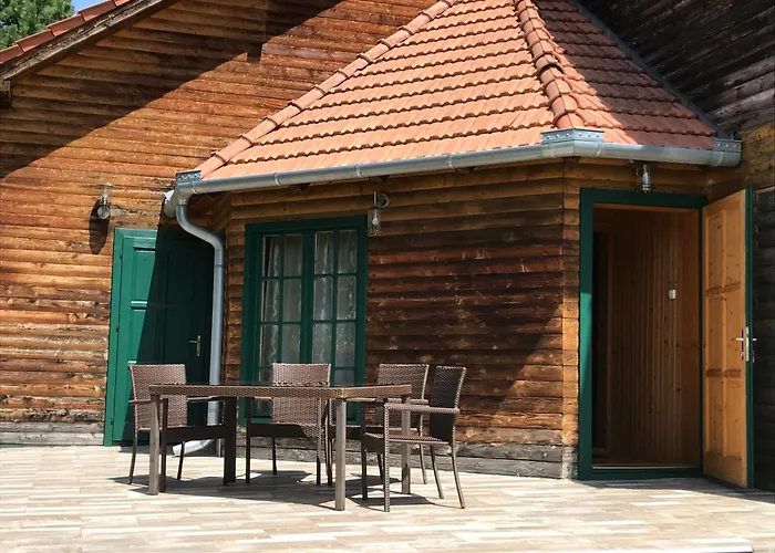 Zoeldfenyo Nyaralo, Tannengruen 펜션 *